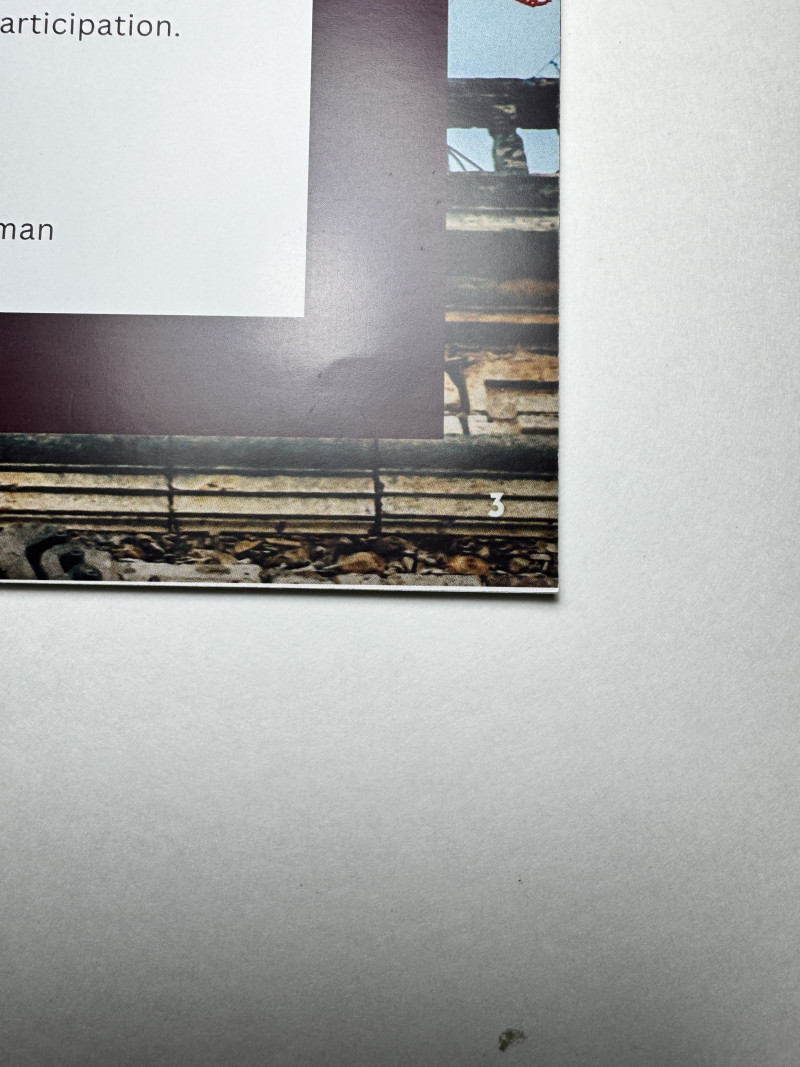 No-Bleed Design White Border
